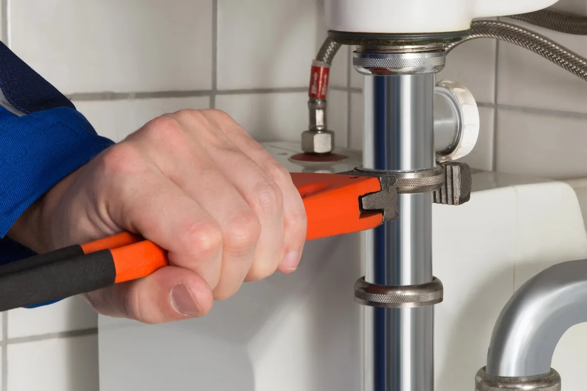 Plombier professionnel en dépannage — Éco l\\, Moissy-Cramayel (77)